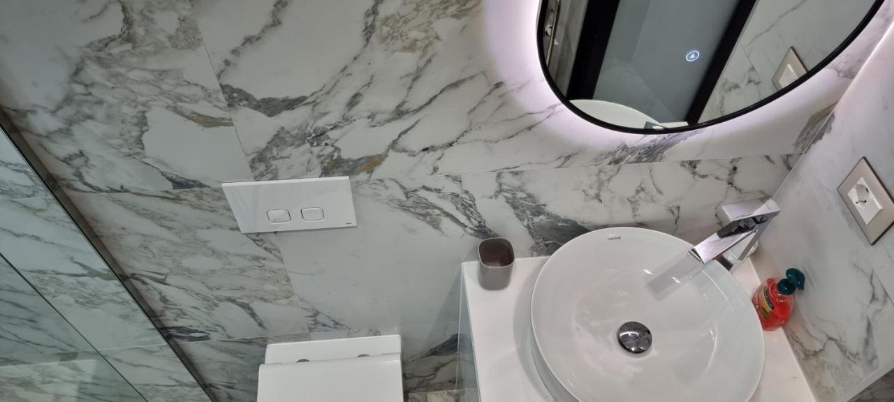Deluxe Apartment Bllok Tirana Exteriör bild