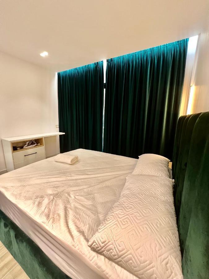 Deluxe Apartment Bllok Tirana Exteriör bild