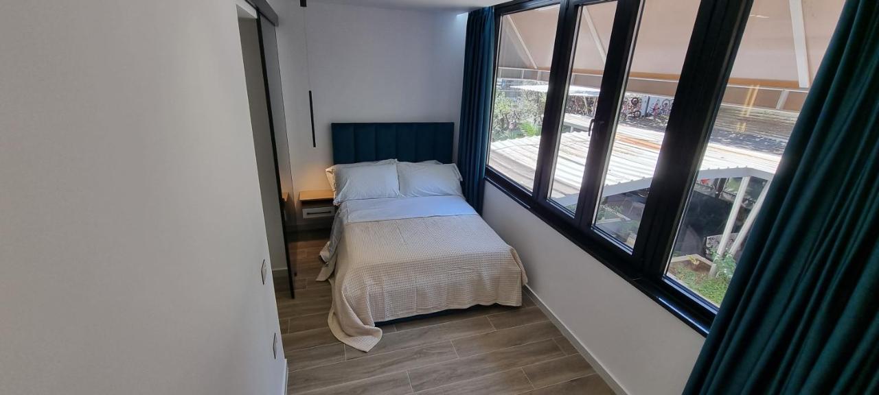 Deluxe Apartment Bllok Tirana Exteriör bild