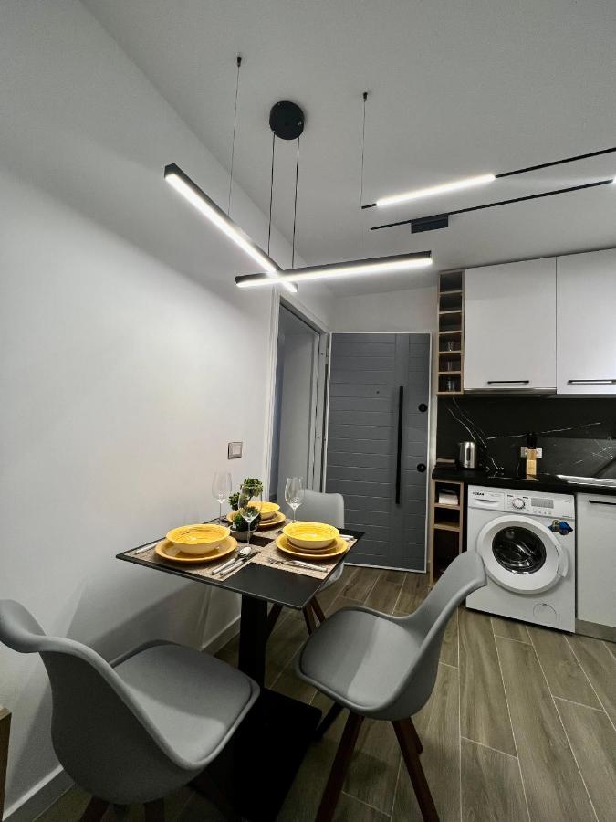 Deluxe Apartment Bllok Tirana Exteriör bild