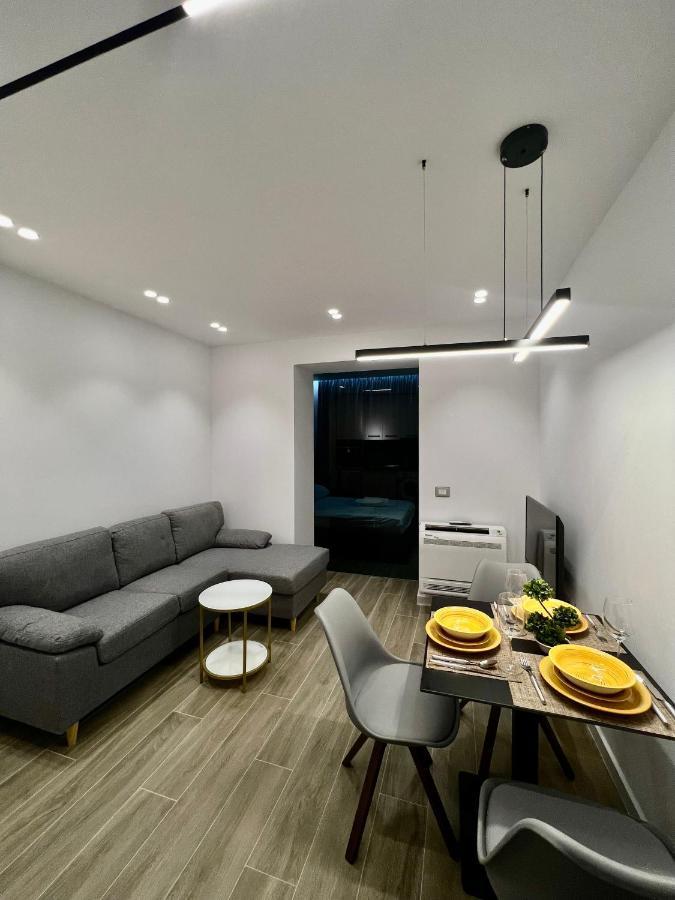 Deluxe Apartment Bllok Tirana Exteriör bild
