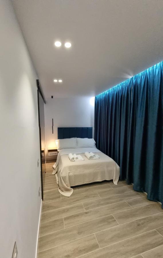 Deluxe Apartment Bllok Tirana Exteriör bild